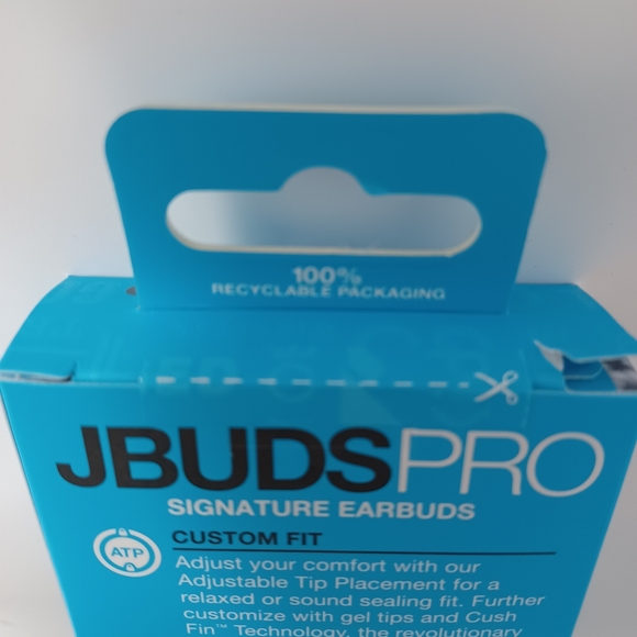 JBUDSPRO Signature Earbuds with Universal Mic - Picture 3 of 6